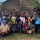 Polisi dan Warga Kompak Kerja Bakti di Jalan Sipala Kelurahan Katimbang