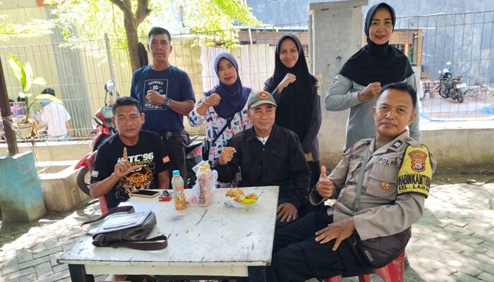 Bhabinkamtibmas Kelurahan Laikang Bersama LPM dan Linmas Pantau Penyaluran Bantuan Sembako bagi Warga Kurang Mampu