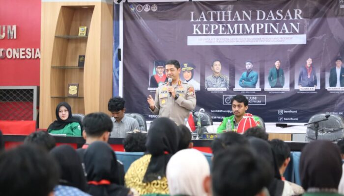 Kapolrestabes Makassar Berikan Materi Kepemimpinan dalam LDK BEM Fakultas Hukum UMI