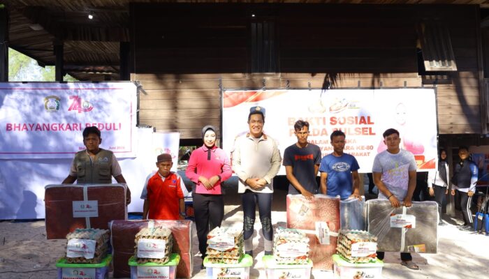 Polda Sulsel Gelar Bakti Sosial di Pulau Lanjukang Sambut Hari Bhayangkara ke-80